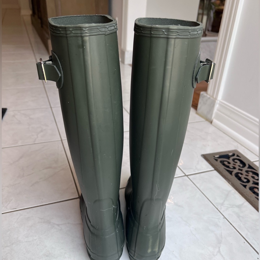 Hunter women’s original tall rain boots - size US 6 - Picture 2 of 9